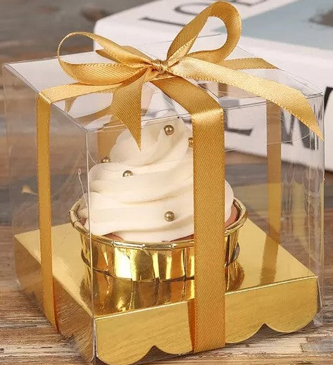Transparent Single Cupcake Box Gold Scalloped Base