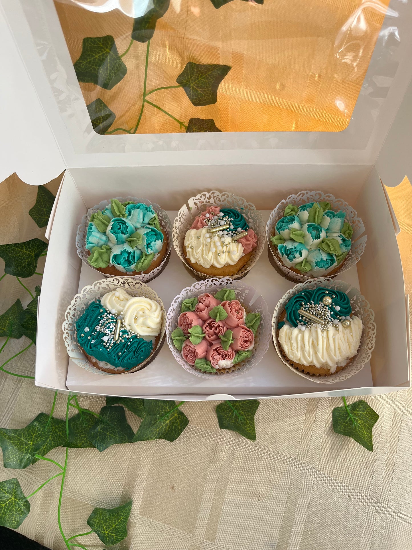 Rectangle Cupcake Boxes - 6 Hole