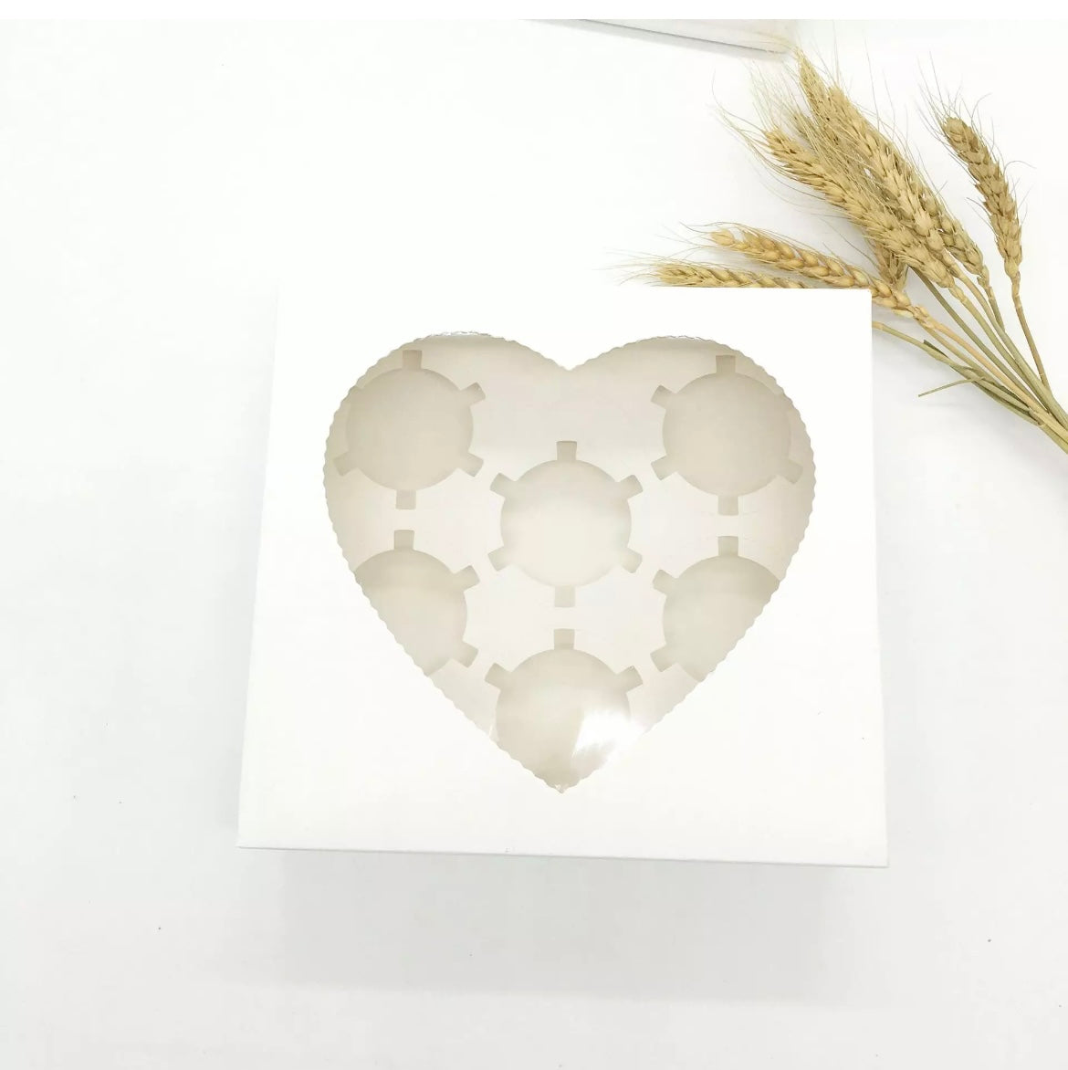 Heart Shaped Window Cupcake Box 6 Hold